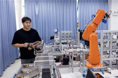 辦工匠學院支撐湖州高質(zhì)量生態(tài)