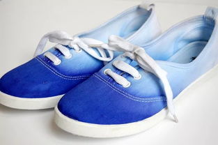 小白鞋穿出個(gè)性來(lái)！多款DIY改造方案，總有你想要的一種鞋